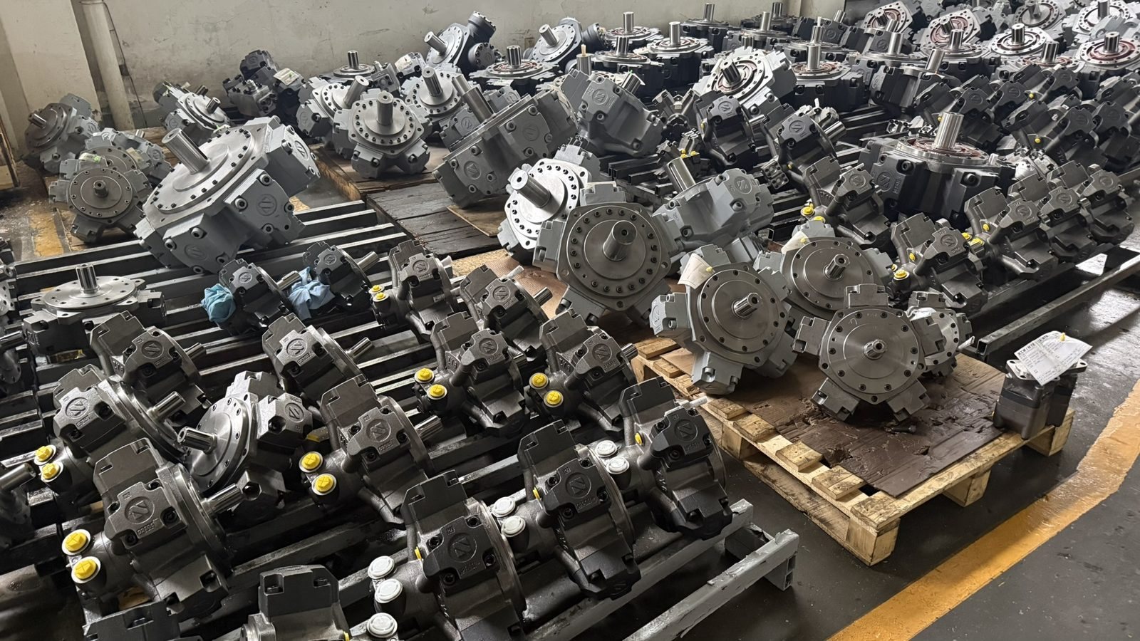 Finished hydraulic motors stored by product family