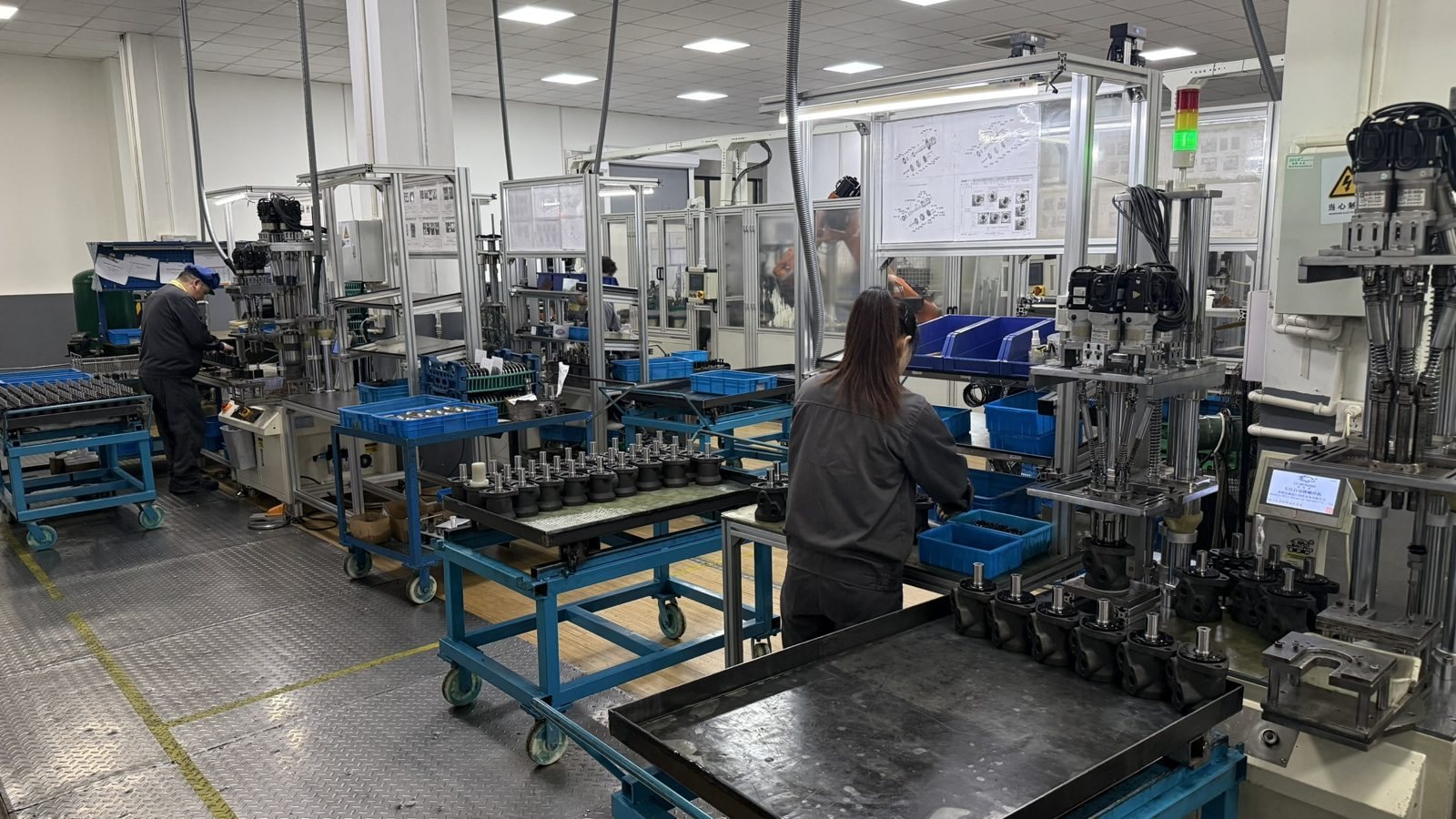 Small orbital hydraulic motor assembly line