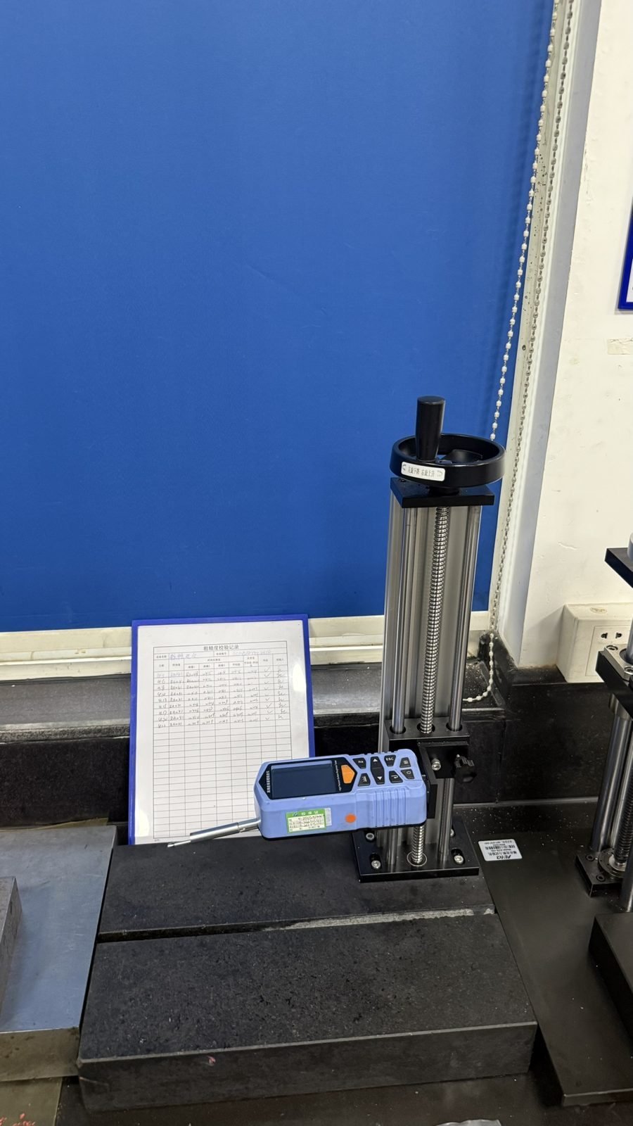Surface roughness probe measuring a machined part